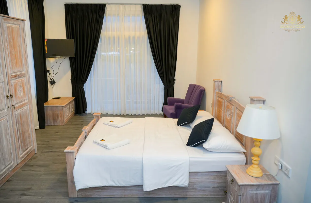 Room 1 - Gallery Image